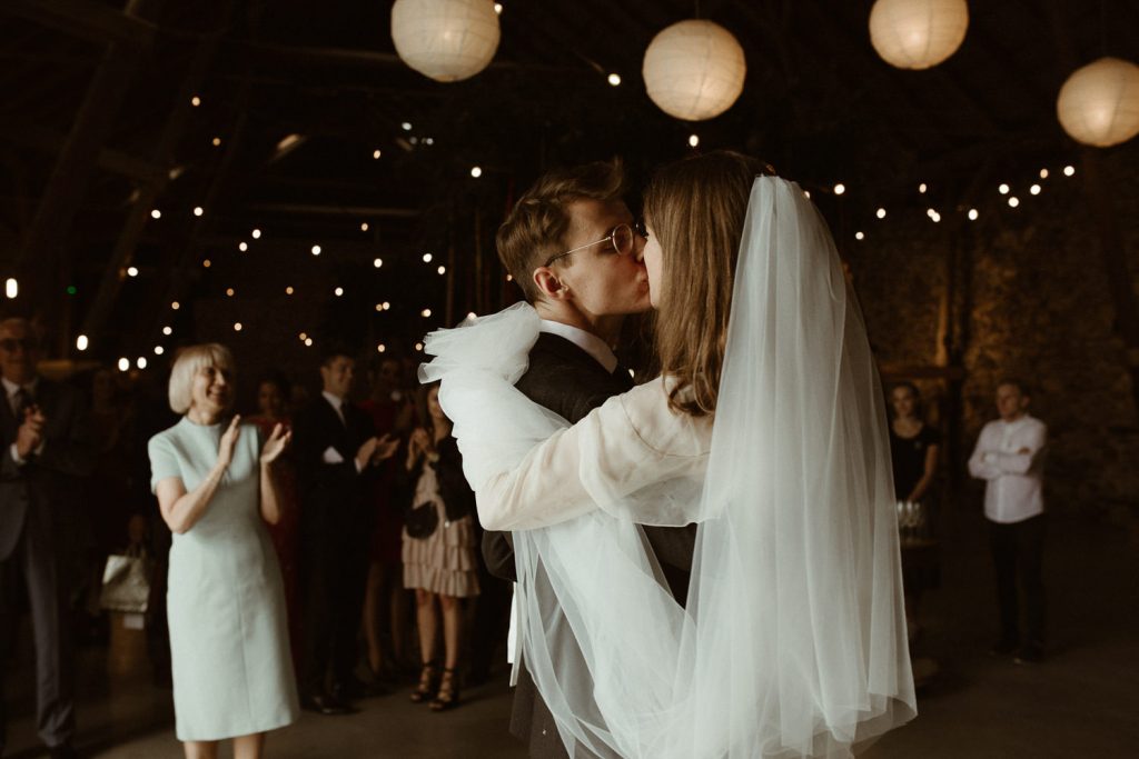 przywitanie pary mlodej